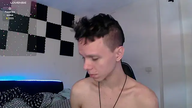 Snapshot of bryamado69 chatting on 10/29/25, 03:36 bryamado69 online show from 10/29/25, 03:36