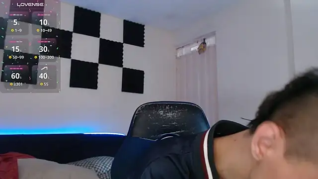 Snapshot of bryamado69 chatting on 11/04/25, 01:43 bryamado69 online show from 11/04/25, 01:43