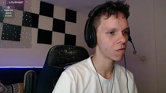 Snapshot of bryamado69 chatting on 11/12/25, 12:22 bryamado69 online show from 11/12/25, 12:22