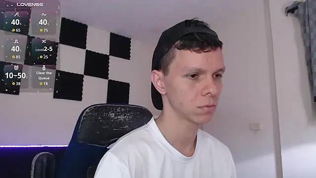 Snapshot of bryamado69 chatting on 11/12/25, 12:27 bryamado69 online show from 11/12/25, 12:27