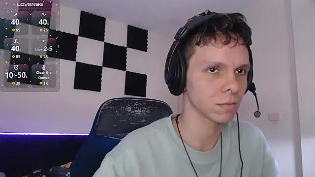 Snapshot of bryamado69 chatting on 11/16/25, 06:35 bryamado69 online show from 11/16/25, 06:35