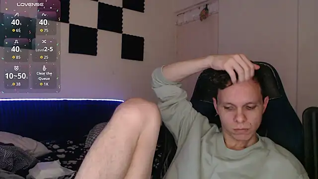 Snapshot of bryamado69 chatting on 11/18/25, 03:45 bryamado69 online show from 11/18/25, 03:45