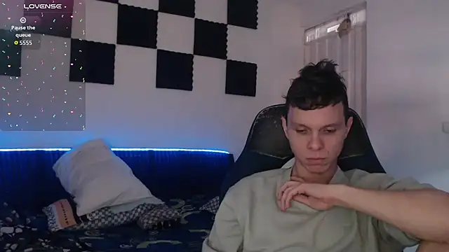 Snapshot of bryamado69 chatting on 11/19/25, 05:24 bryamado69 online show from 11/19/25, 05:24