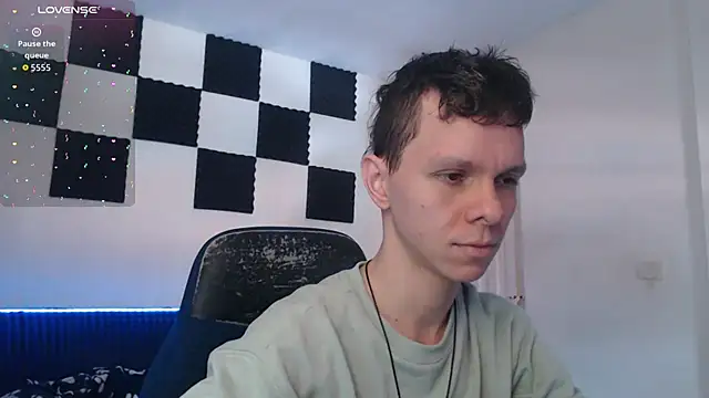 Snapshot of bryamado69 chatting on 11/21/25, 07:23 bryamado69 online show from 11/21/25, 07:23