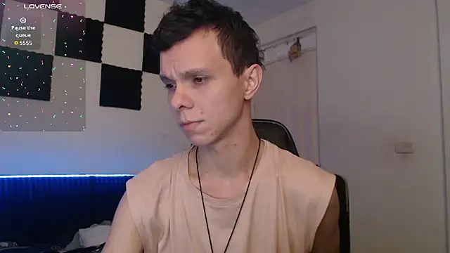 Snapshot of bryamado69 chatting on 11/22/25, 08:57 bryamado69 online show from 11/22/25, 08:57