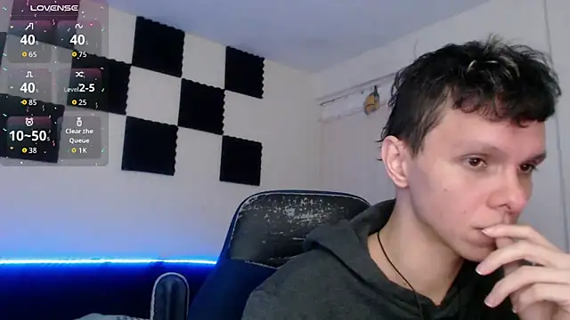 Snapshot of bryamado69 chatting on 11/28/25, 10:40 bryamado69 online show from 11/28/25, 10:40