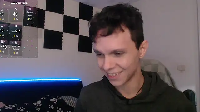 Snapshot of bryamado69 chatting on 11/29/25, 11:13 bryamado69 online show from 11/29/25, 11:13