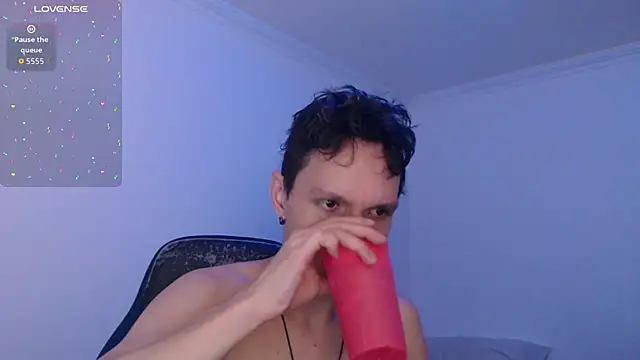 Snapshot of bryamado69 chatting on 12/15/25, 06:12 bryamado69 online show from 12/15/25, 06:12