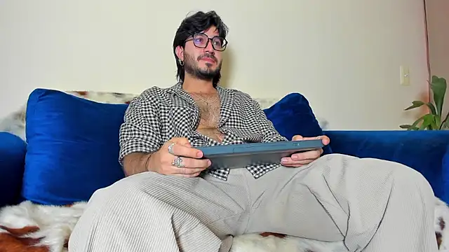 Snapshot of Ackerman_Eren_ chatting on 01/30/25, 06:54 Ackerman Eren  online show from 01/30/25, 06:54