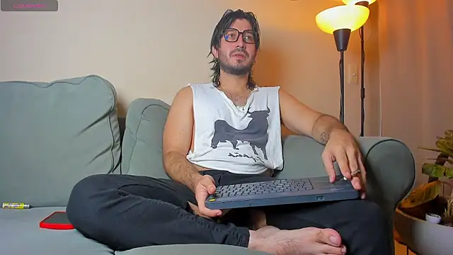 Snapshot of Ackerman_Eren_ chatting on 09/29/25, 10:31 Ackerman Eren  online show from 09/29/25, 10:31