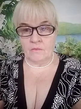 VioletSweet566 online show from 02/11/25, 10:04