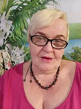 VioletSweet566 online show from 03/18/25, 09:21