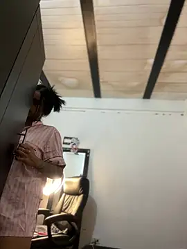 Laura fernandezII online show from 01/25/25, 02:15