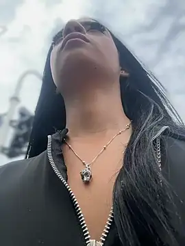 Laura fernandezII online show from 02/02/25, 03:28