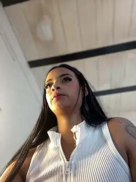 Laura fernandezII online show from 02/04/25, 02:43