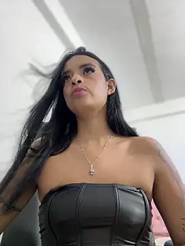 Laura fernandezII online show from 02/14/25, 02:18