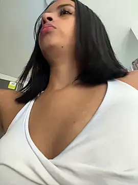 Laura fernandezII online show from 02/22/26, 01:31