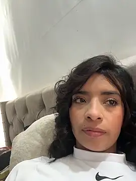 Laura fernandezII online show from 04/06/26, 09:49