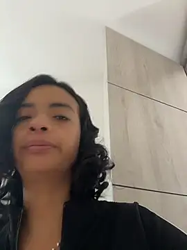 Laura fernandezII online show from 04/07/26, 08:42