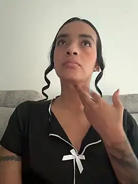 Laura fernandezII online show from 05/02/26, 02:22