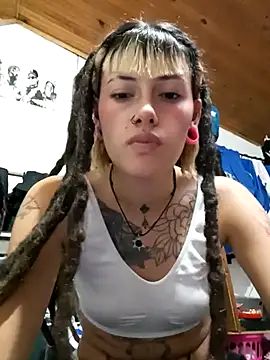 Snapshot of _sharlotte777 chatting on 03/11/25, 07:36 sharlotte777 online show from 03/11/25, 07:36