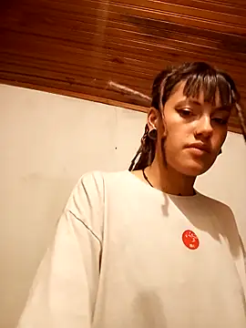 Snapshot of _sharlotte777 chatting on 03/19/25, 12:48 sharlotte777 online show from 03/19/25, 12:48