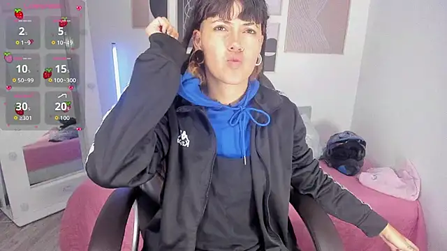 Snapshot of _sharlotte777 chatting on 10/07/25, 01:52 sharlotte777 online show from 10/07/25, 01:52