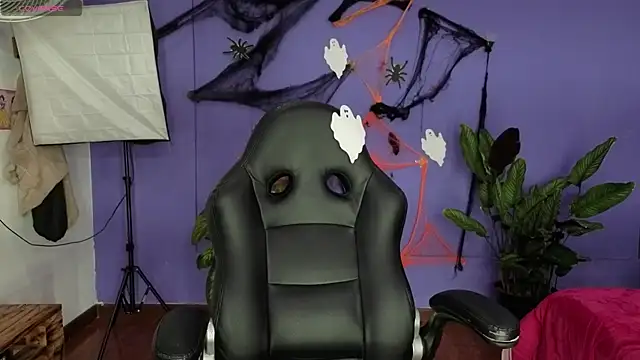 Snapshot of _sharlotte777 chatting on 11/01/25, 02:19 sharlotte777 online show from 11/01/25, 02:19