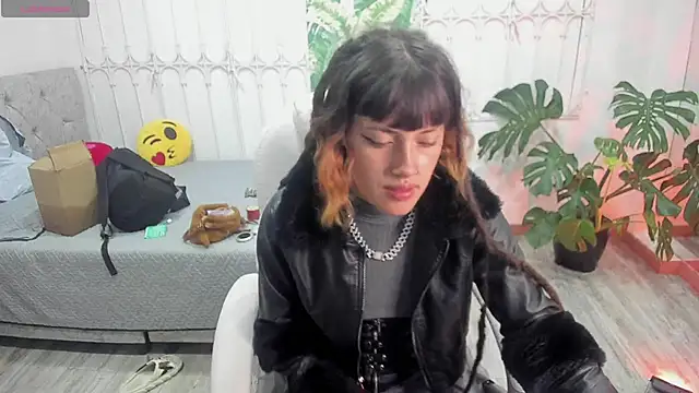 Snapshot of _sharlotte777 chatting on 12/02/25, 02:01 sharlotte777 online show from 12/02/25, 02:01