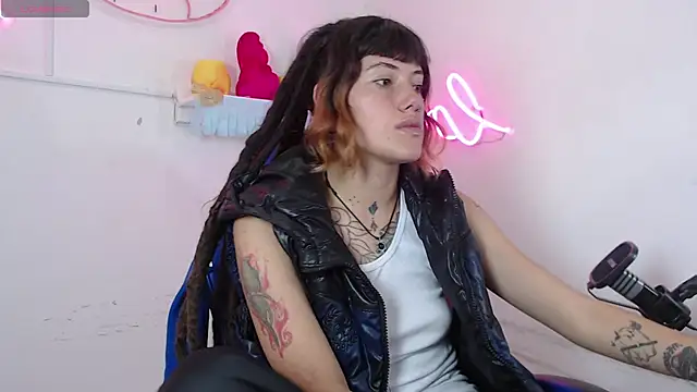 Snapshot of _sharlotte777 chatting on 12/05/25, 02:25 sharlotte777 online show from 12/05/25, 02:25