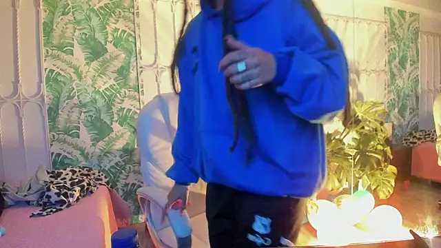 Snapshot of _sharlotte777 chatting on 01/12/26, 04:18 sharlotte777 online show from 01/12/26, 04:18