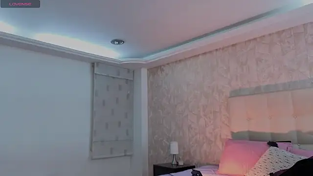 Snapshot of _sharlotte777 chatting on 01/16/26, 12:42 sharlotte777 online show from 01/16/26, 12:42