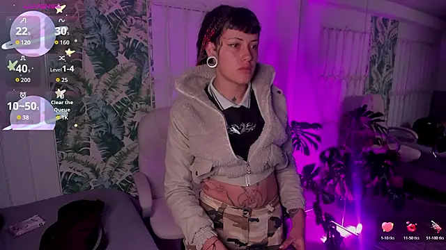 Snapshot of _sharlotte777 chatting on 02/11/26, 01:05 sharlotte777 online show from 02/11/26, 01:05