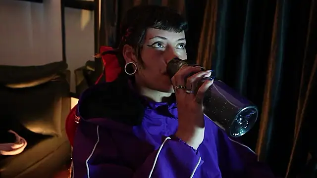 Snapshot of _sharlotte777 chatting on 02/12/26, 02:01 sharlotte777 online show from 02/12/26, 02:01