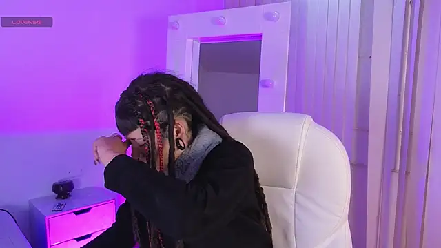 Snapshot of _sharlotte777 chatting on 02/20/26, 01:22 sharlotte777 online show from 02/20/26, 01:22