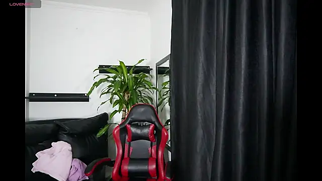 Snapshot of _sharlotte777 chatting on 02/25/26, 01:10 sharlotte777 online show from 02/25/26, 01:10