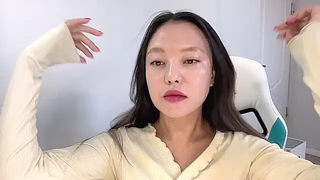 Risalynn online show from 12/14/24, 03:29