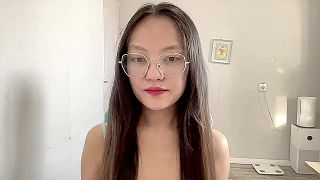 Risalynn online show from 02/15/25, 03:31