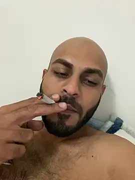 Snapshot of islandvybee55 chatting on 12/23/24, 02:02 islandvybee55 online show from 12/23/24, 02:02