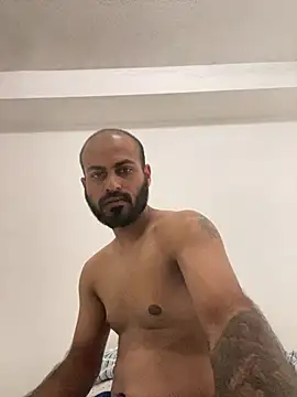 Snapshot of islandvybee55 chatting on 01/14/25, 06:49 islandvybee55 online show from 01/14/25, 06:49