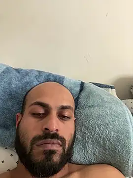 Snapshot of islandvybee55 chatting on 01/31/25, 08:22 islandvybee55 online show from 01/31/25, 08:22