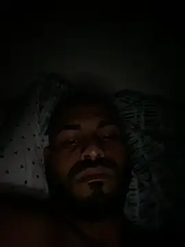 Snapshot of islandvybee55 chatting on 02/21/25, 05:46 islandvybee55 online show from 02/21/25, 05:46