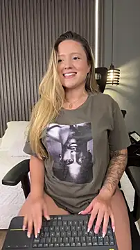 MiaPetit  online show from 02/19/26, 07:54