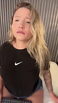 MiaPetit  online show from 03/31/26, 08:20