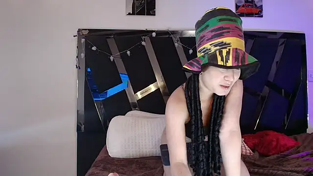 Snapshot of Charlotte11-11 chatting on 02/08/25, 06:55 Charlotte11-11 online show from 02/08/25, 06:55
