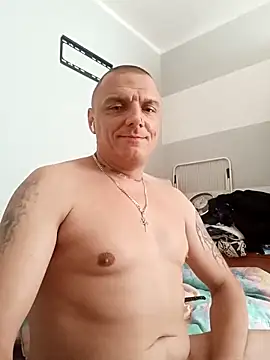 Snapshot of SpragnionyCiasnychCipek18 chatting on 09/12/25, 12:05 SpragnionyCiasnychCipek18 online show from 09/12/25, 12:05