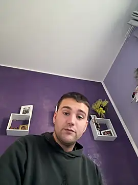 Snapshot of ErPumas126 chatting on 12/12/24, 10:34 ErPumas126 online show from 12/12/24, 10:34