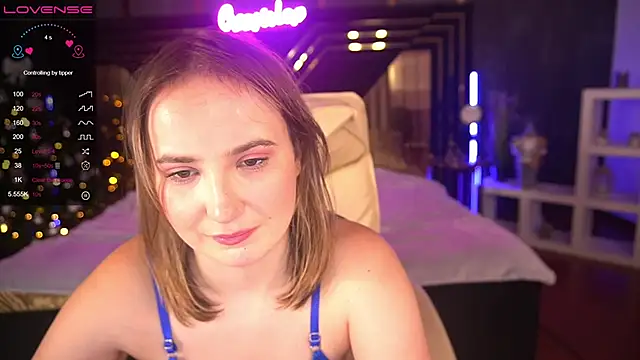 LolaBloomm online show from 12/12/24, 01:21