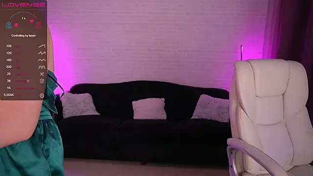 LolaBloomm online show from 12/21/24, 04:41