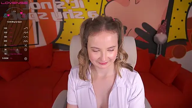 LolaBloomm online show from 12/23/24, 12:03